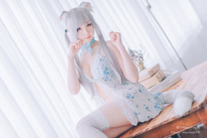 [Célébrité Internet COSER photo] Weibo fille papier crème mois shimo - ベ ビ ー ド ー ル と gris ね こ