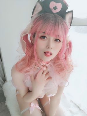 [COS Bien-être] Mlle Coser Baiyin - Infirmière chat