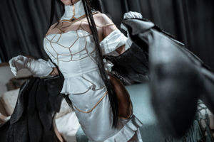 [Photo de cosplay] Anime Blogger Stupid Momo - Albedo