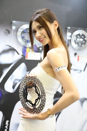 [Taiwan Red Beauty] Cai Yixin-2018 Salon international des pièces automobiles de Taipei